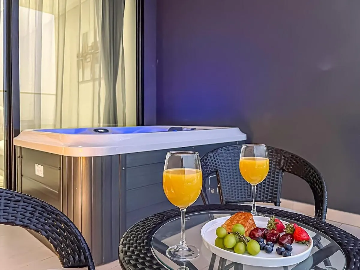 Modern Canal-View Studio Dubai